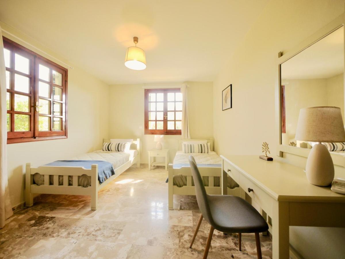 Villa Renas Sweet Near By Dadovillas *