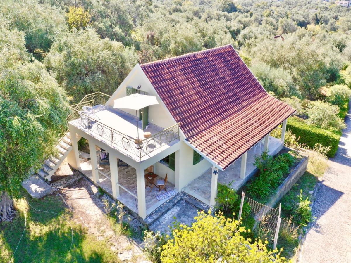 Villa Renas Sweet Near By Dadovillas